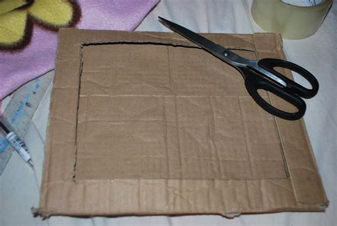 100 kerajinan tangan dari barang bekas ini bisa kamu jual sumber cara membuat rak dinding dari kardus prelo blog tips sumber prelo.co.id. Putri Dina Purnama Dewi: Figura Kardus Bekas