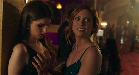 Naked Anna Kendrick In Pitch Perfect 3