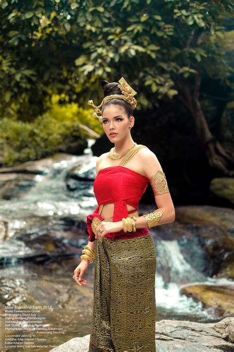Thailand ?? | Lanna Thai Traditional Costume in 2020 | Traditional dresses, Thai traditional ...