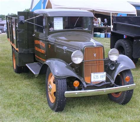 Gallery Of Antique Semi Trucks And Historical Rigs To Enjoy