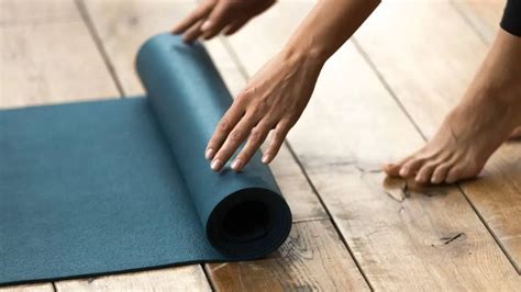 How To Choose The Best Yoga Mat In 8 Steps Yoga My Old Friend