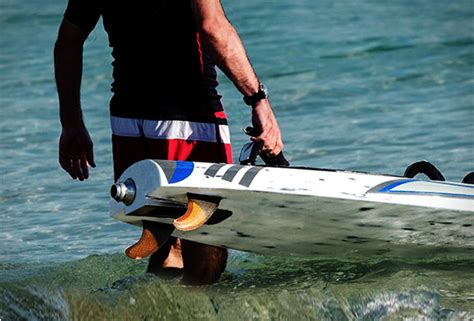 Carver Electric Surfboard Has A 44 Mph Top Speed And Is Super Fun
