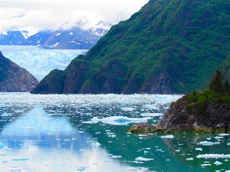 Tracy Arm Fjordinside Passage Alaska Places To Travel Places To See