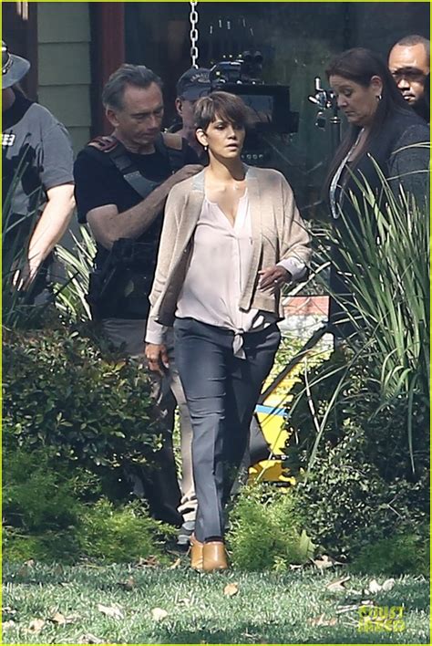 Halle Berry Spends Valentine S Day Filming Extant With Goran Visnjic