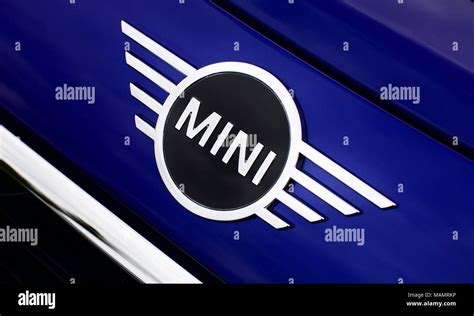 The New 2018 Bmw Mini Wings Bonnet Emblem Stock Photo Alamy