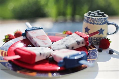 Paletas De Yogurt Congelado Y Frutos Rojos El Postre Perfecto Para El