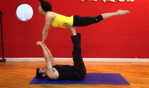 Partner Yoga pose. | Partner yoga, Partner yoga poses ...