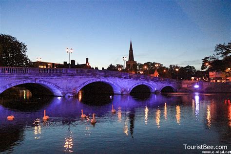 Bedford England The Bedford Town Bridge Is Beautifully Lit At Dusk