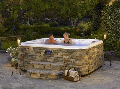 Make You Day Super Cool With Outdoor Jacuzzi Hotspring Spas