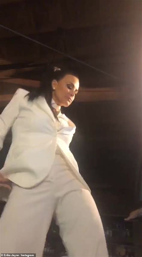 Kyle Richards Twerks Before Dropping Into The Splits At Andy Cohens
