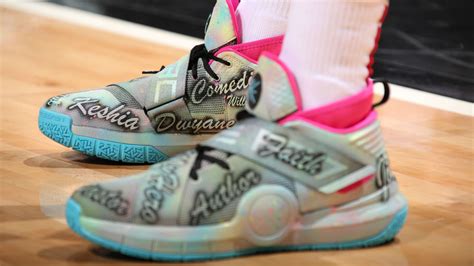 Kicks Of The Night Dwyane Wade Pays Tribute To His Mother With Some