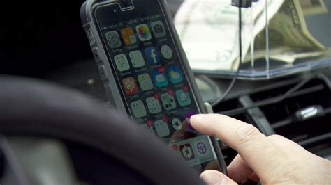 New Distracted Driving Law Brings Stiffer Penalties In Oregon