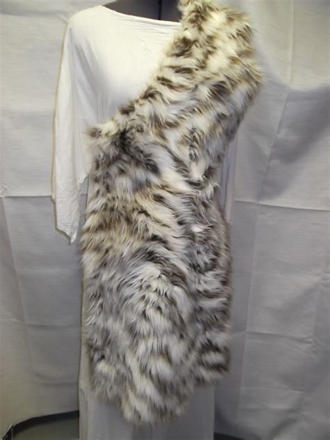 White And Brown Animal Fur Fur 8500 Ppan Chest 34 Costume Cottage