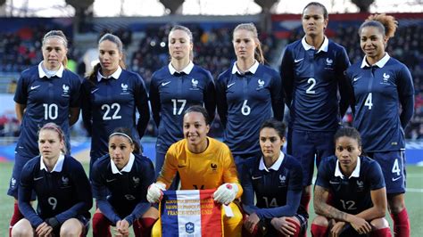 France football is a french weekly magazine containing football news from all over the world. La France organisera le Mondial de foot féminin en 2019
