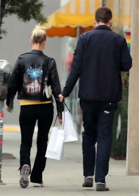 Pixie Geldof With Her Husband George Barnett Shopping In West Hollywood 02 Gotceleb