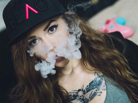 Justpeachyy Hannah Vape Smokes Vapetrick Vapemodel Smoking Girls Cigar Girl Gothic