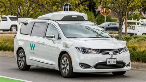 Waymo Orders Thousands Of Chrysler Pacifica Minivans For Self Driving