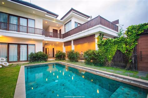3 Bedroom Villa Near Batu Bolong Beach