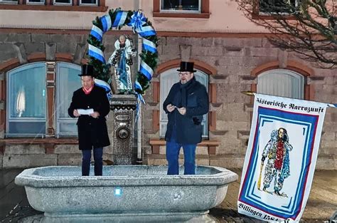 Villingen Schwenningen Brunnen Narro Ist Herausgeputzt Um 6 Uhr