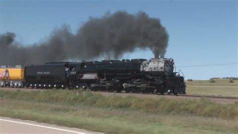 Union Pacific 3985 With Maximum Smoke In Hd Youtube