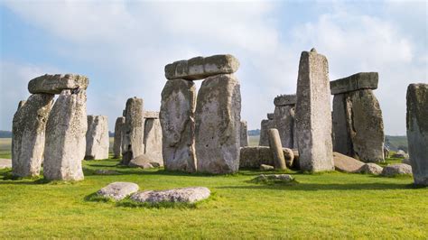 Massive Prehistoric Structure Discovered Near Stonehenge Dates To