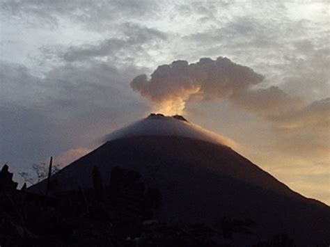 Check Out This Amazing Arenal Volcano In Costa Rica Photos Places