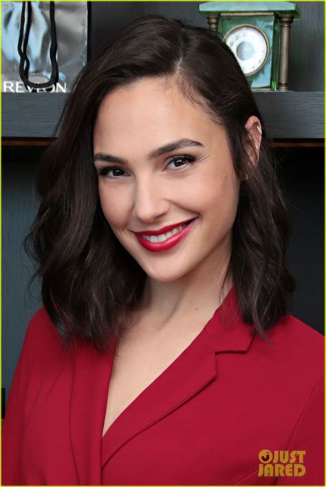 Gal Gadot Says We Should All Be Feminists Especially Now Photo 4012175 Pictures Just Jared