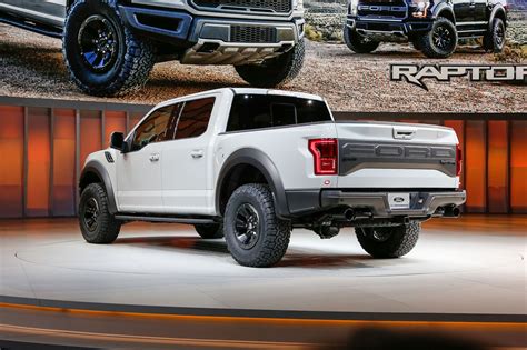 2017 Ford F 150 Raptor Supercrew First Look Review
