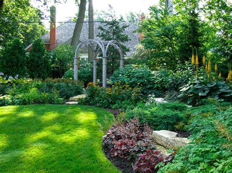 If you're searching for ways to create a natural screen for your yard, today's post is for you! 6 Great Tips And Ideas To Create Privacy Using Plants ...