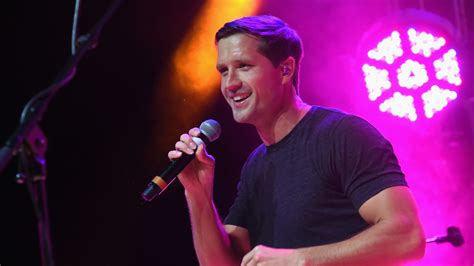 Walker Hayes Establishes The Be A Craig Fund In Friends