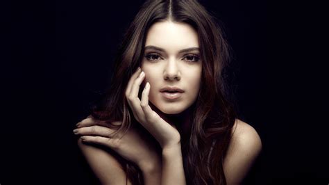 Kendall Jenner American Fashion Model Wallpaper In 2560x1440 Resolution