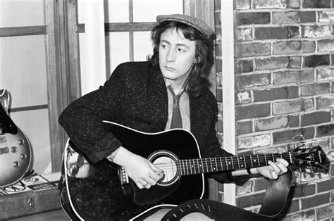 Julian Lennon Photos Of John Lennons Eldest Son Hollywood Life