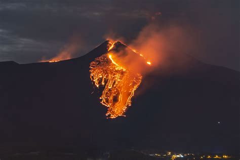 Mt Etnas Latest Eruptions Awe Even Those Who Study Volcanos Ap News