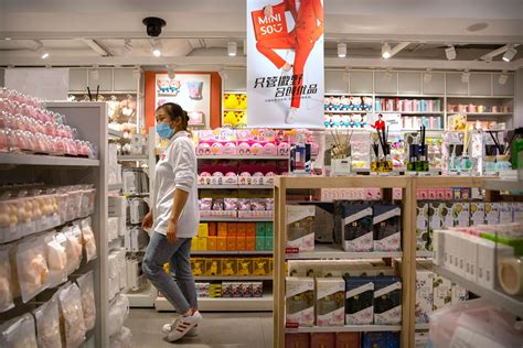 Shares of Chinese retailer Miniso rise in Wall Street debut | The Seattle Times