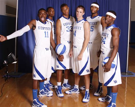 University of kentucky basketball, football, and recruiting news brought to you in the most ridiculous manner possible. 2009-2010 Kentucky Basketball Pictures from Photo Day
