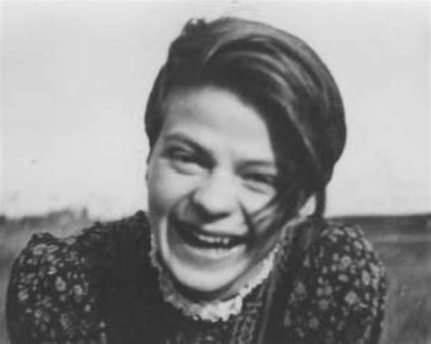 Sophie scholl was born in 1921 into a country in turmoil. Sophie Scholl - Die weiße rose