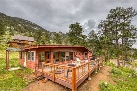 Cozy Waterfront River Cabin With Mountain Views And Private Hot Tub