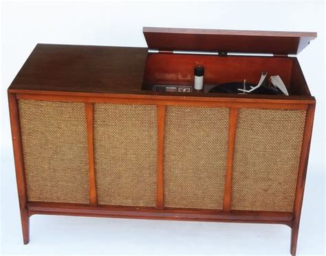 Small Mid Century 60s Record Player Radio Admiral Stereo Console For