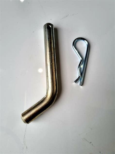 hitch pin with r clip