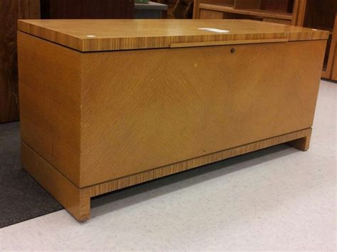 Lane Mid Century Modern Cedar Chest Woak Veneers Glued On At 45 Degree