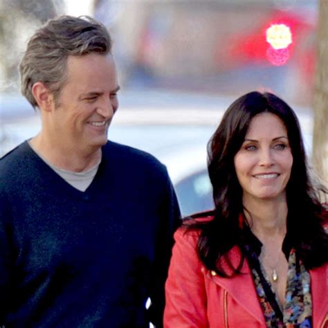 Friends Reunion New Courteney Cox And Matthew Perry Pics E Online