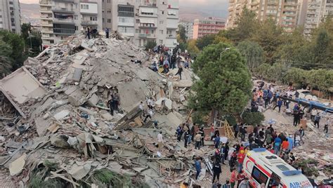 Séisme En Turquie Au Moins 12 Morts Plus De 400 Blessés Et Des