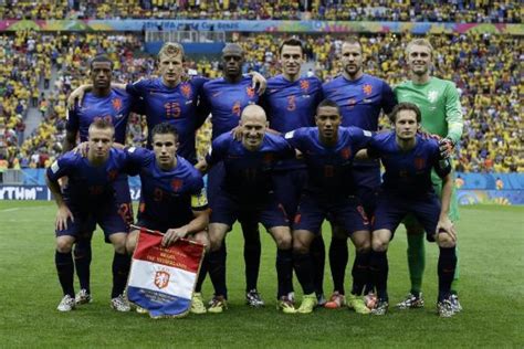 Sindsdien volg ik het nederlands elftal waar dan ook ter wereld en ben bijna toe aan mijn 100e interland. Nederlands elftal: namen, cijfers & feiten | OnsOranje