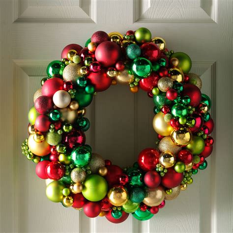 DIY Christmas Wreath Ideas 12 Easy Crafts (With Pictures!)