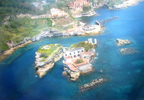 Napoli Isola Di La Gaiola è La Più Piccola Isola Del Mediterraneo