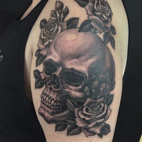 Garver was a pivotal figure in establishing the nyc tattoo scene during it's prohibition in the early 90s and went on to star in the iconic reality show, miami ink. Uploads — Chris Garver — Artists | Tattoodo | Mens shoulder tattoo, Shoulder tattoos, Tattoos