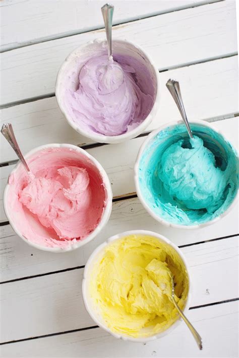 Burgundy and red make maroon. How To Make Maroon Color for Cake Frosting - CookNovel.com
