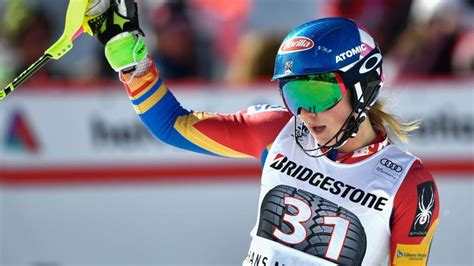 Shiffrin führt zwei rennen vor schluss mit 455 punkten vor der französin tessa worley (374), der slowakischen weltmeisterin petra vlhova (318), der italienerin. Sessellift-Schreck: „Shiffrin wollte aus 12 m ...