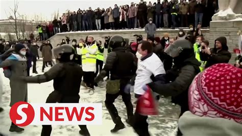 Russia Detains Over 5000 In Navalny Protests Youtube