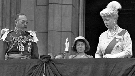 Queen Elizabeth Ii Her Life Before She Took The Crown Bbc News